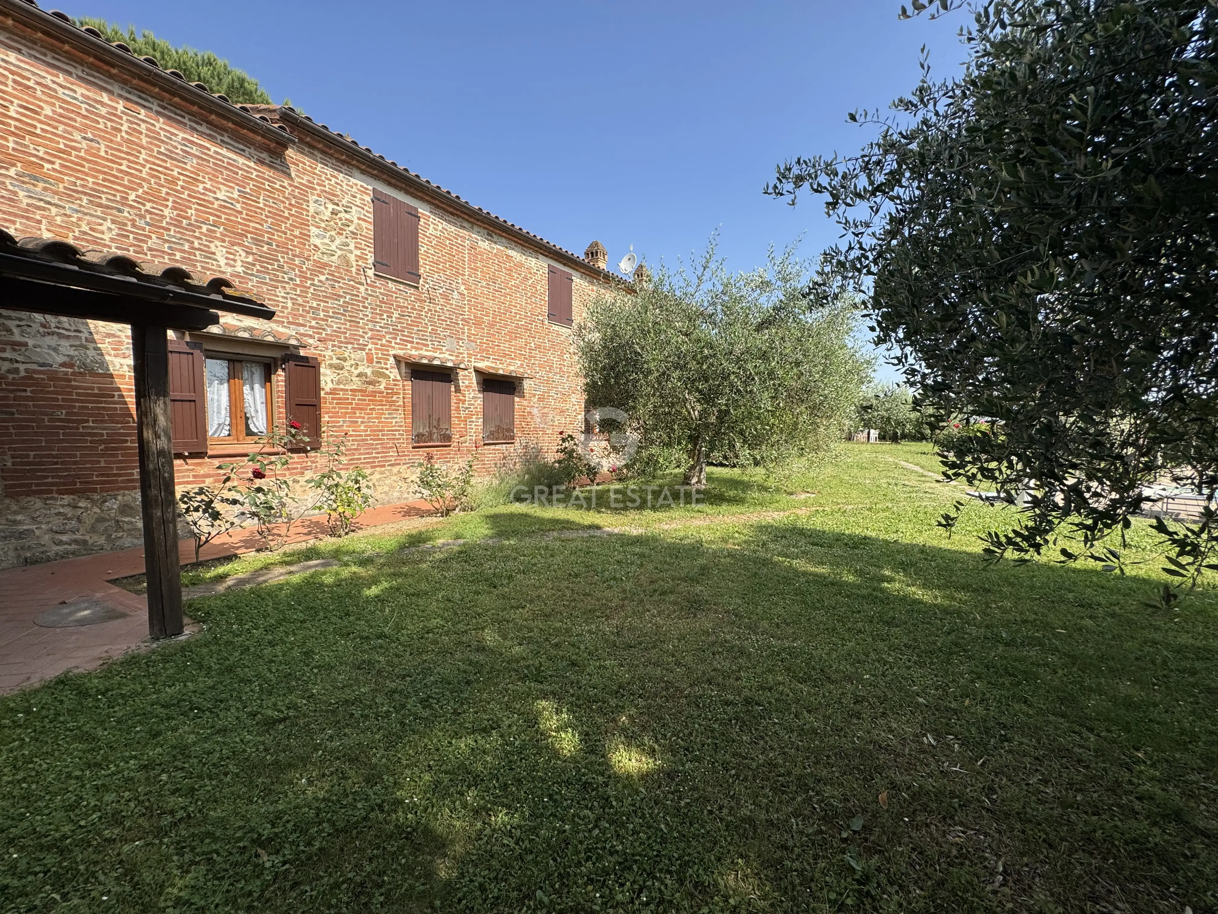 House 280m² in Italy, Perugia. Priced at 720000€ rent photo-11
