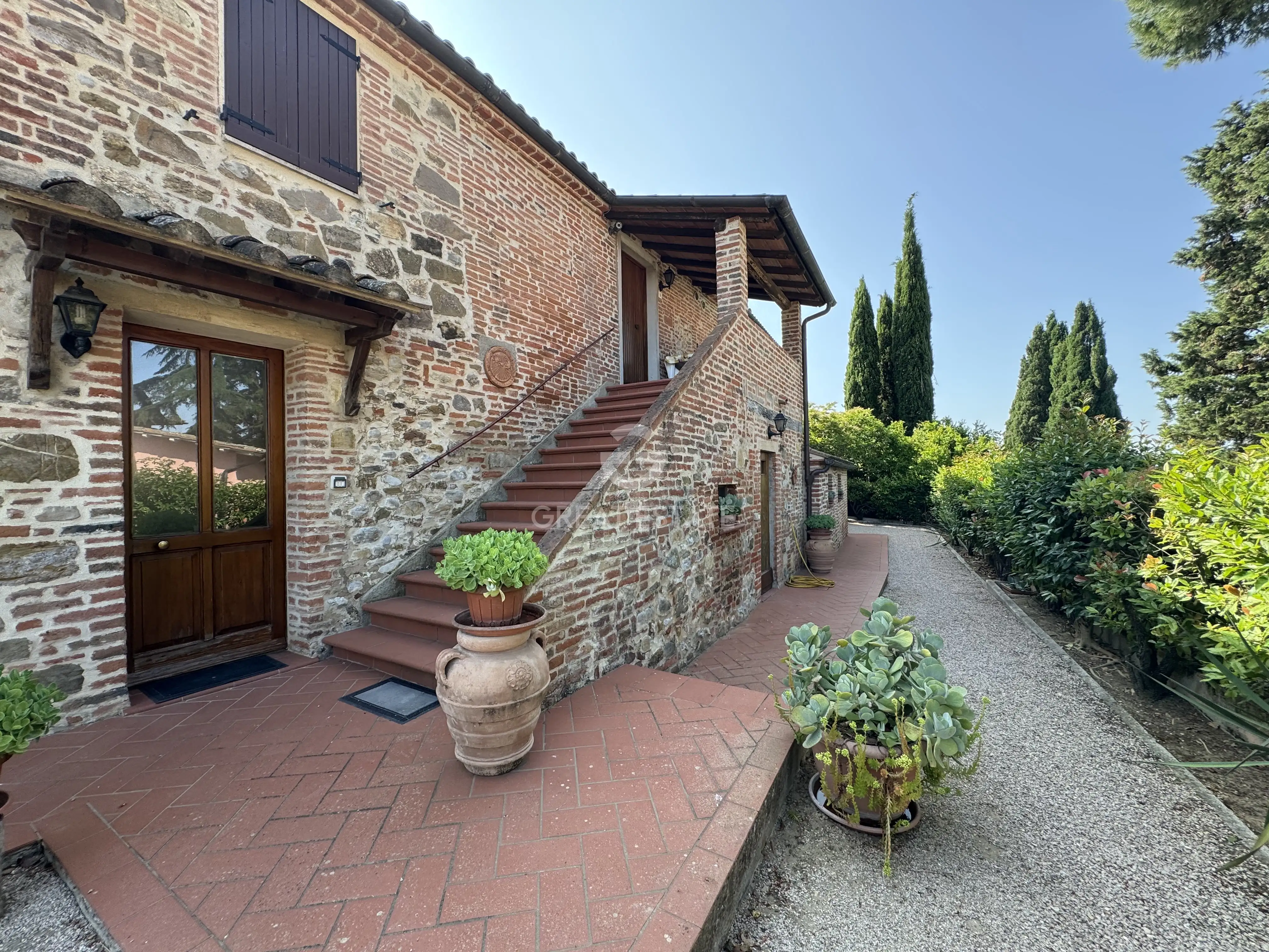 House 280m² in Italy, Perugia. Priced at 720000€ rent photo-12