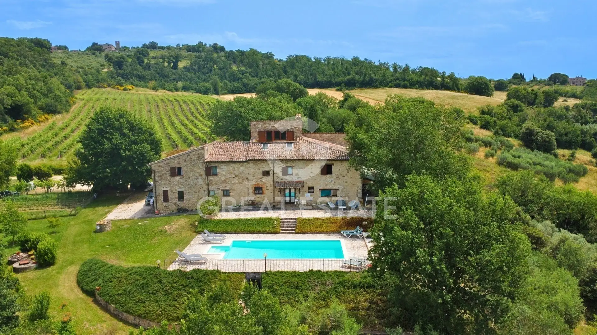 House 667m² in Italy, Perugia. Priced at 975000€ rent photo-1