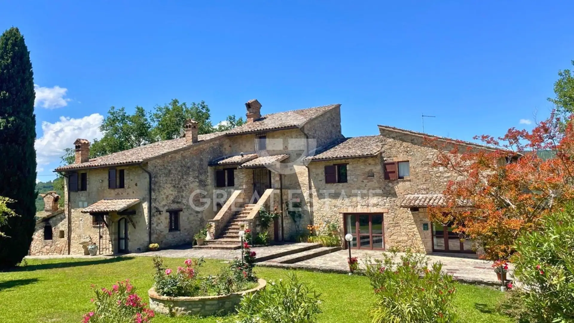 House 667m² in Italy, Perugia. Priced at 975000€ rent photo-2