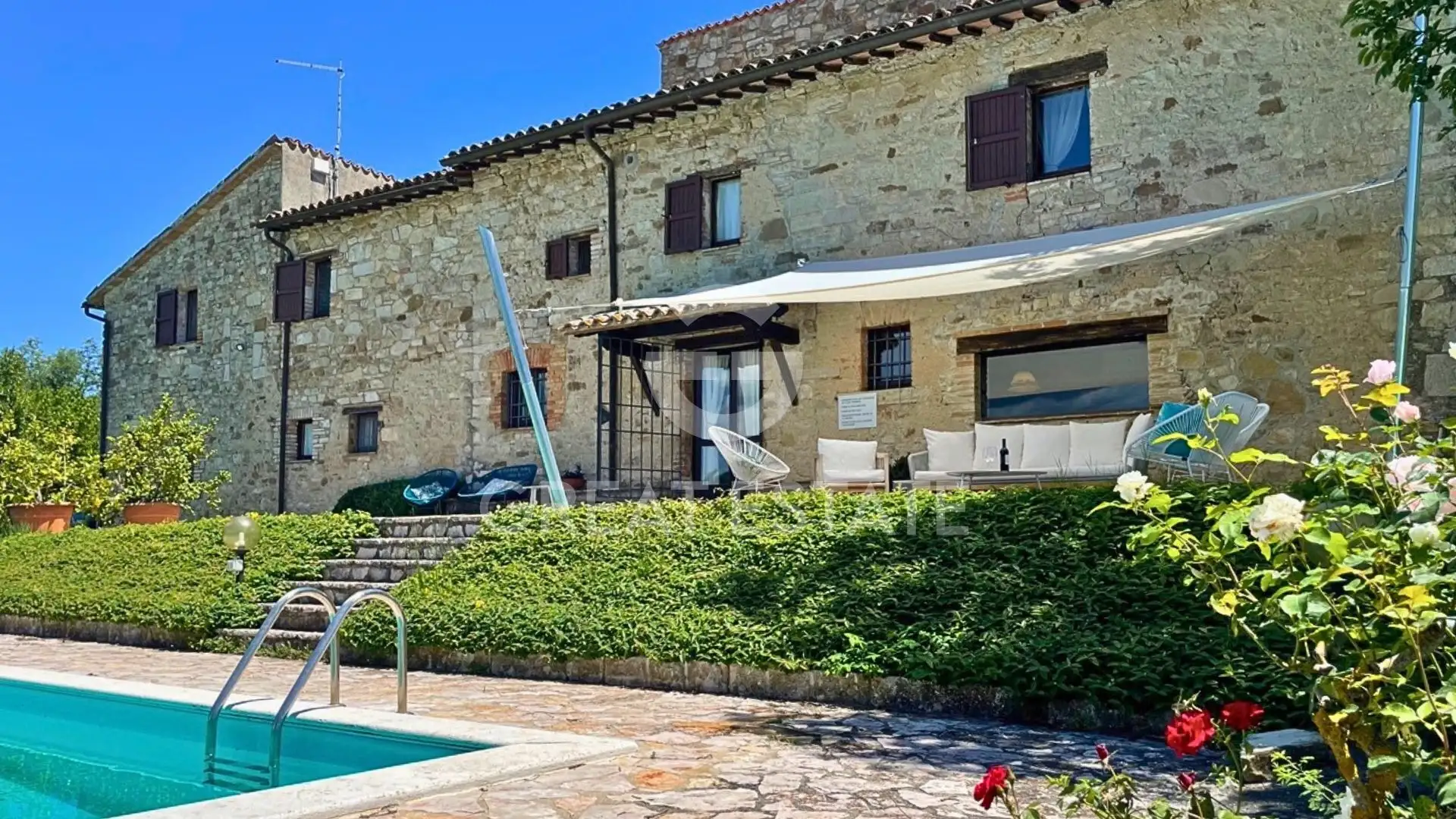 House 667m² in Italy, Perugia. Priced at 975000€ rent photo-5