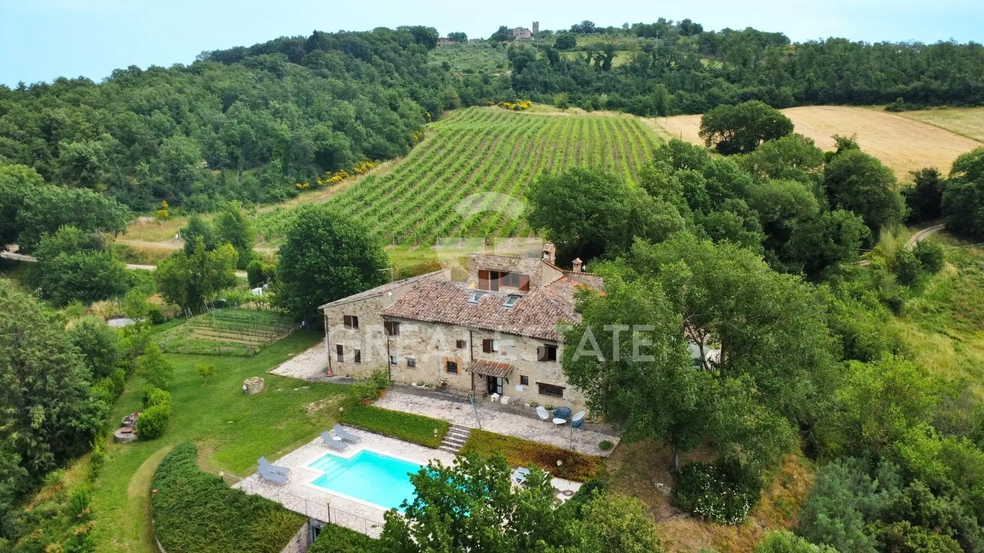 House 667m² in Italy, Perugia. Priced at 975000€ rent photo-7