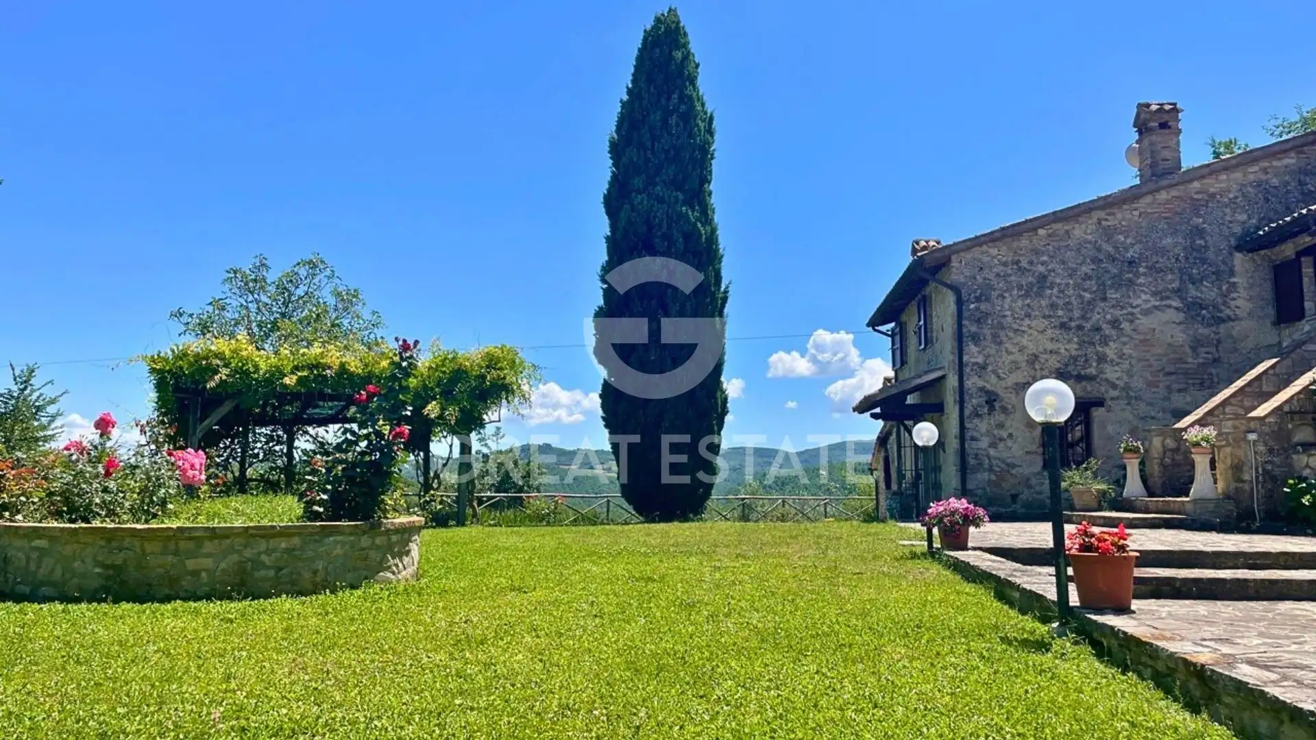 House 667m² in Italy, Perugia. Priced at 975000€ rent photo-8