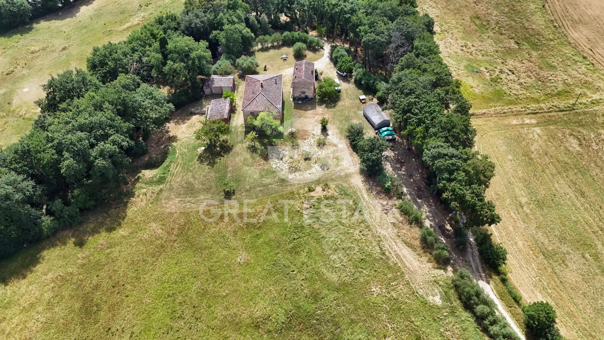 House 628m² in Italy, Arezzo. Priced at 680000€ rent photo-5