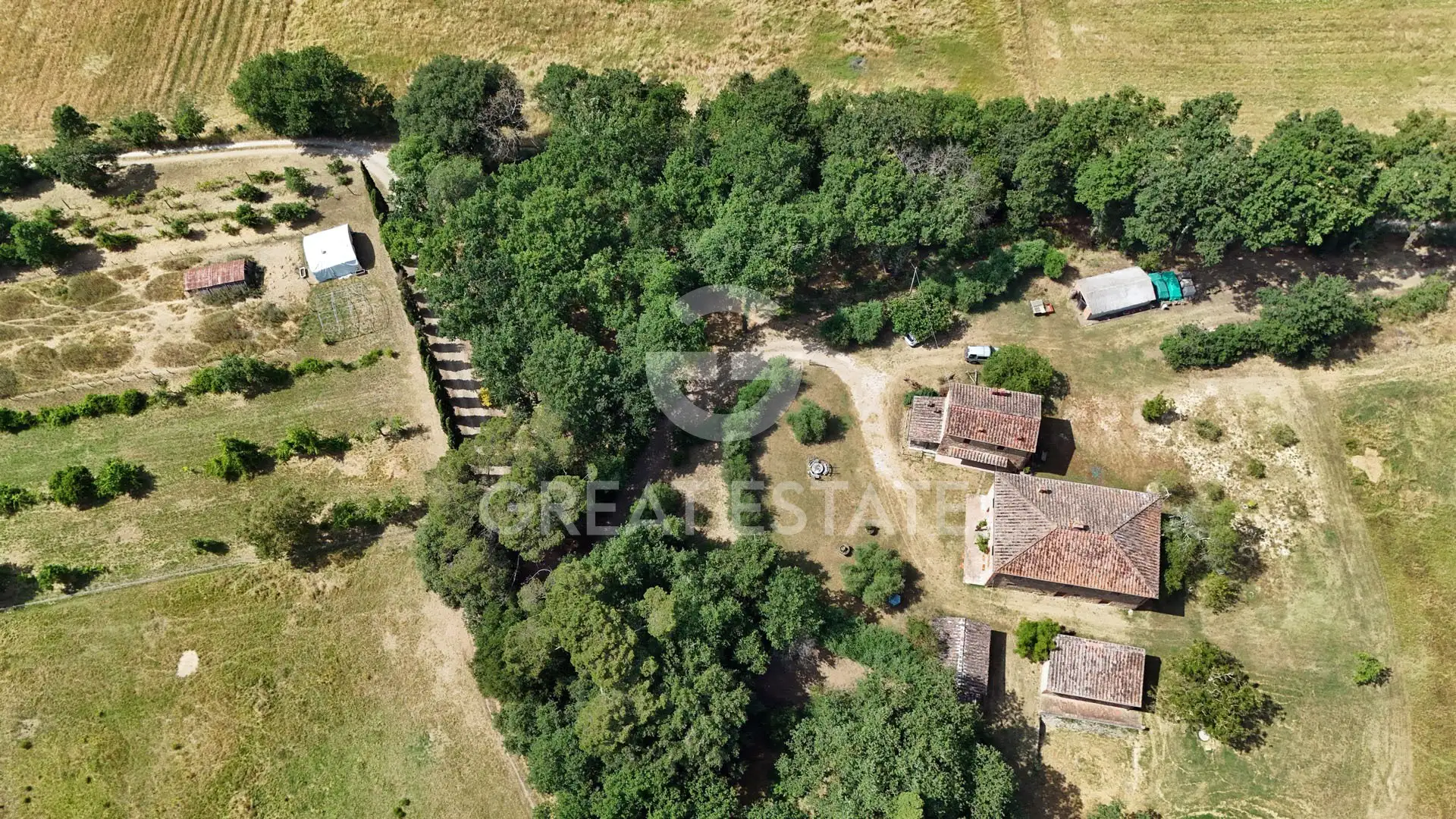House 628m² in Italy, Arezzo. Priced at 680000€ rent photo-6