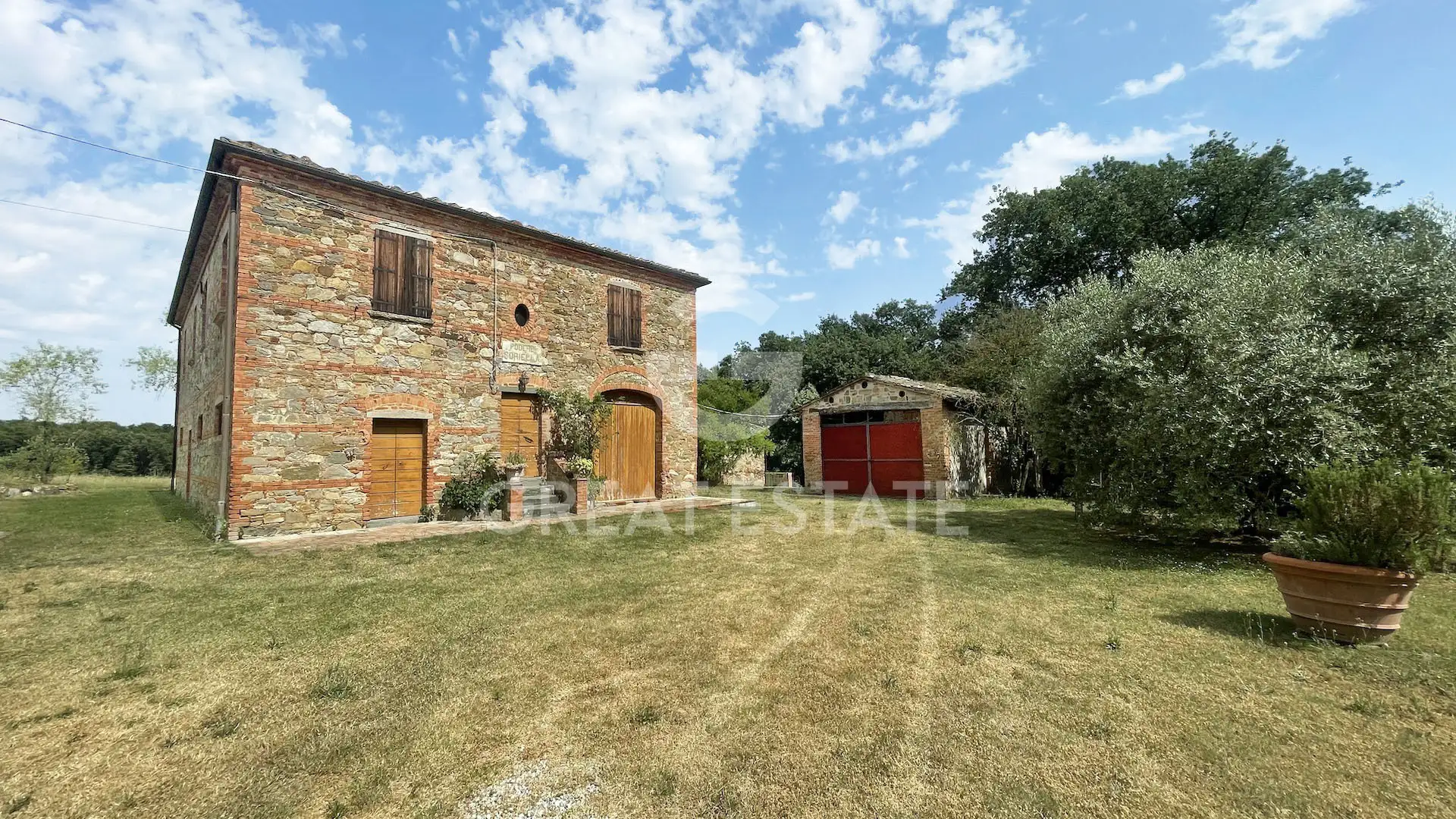 House 628m² in Italy, Arezzo. Priced at 680000€ rent photo-8