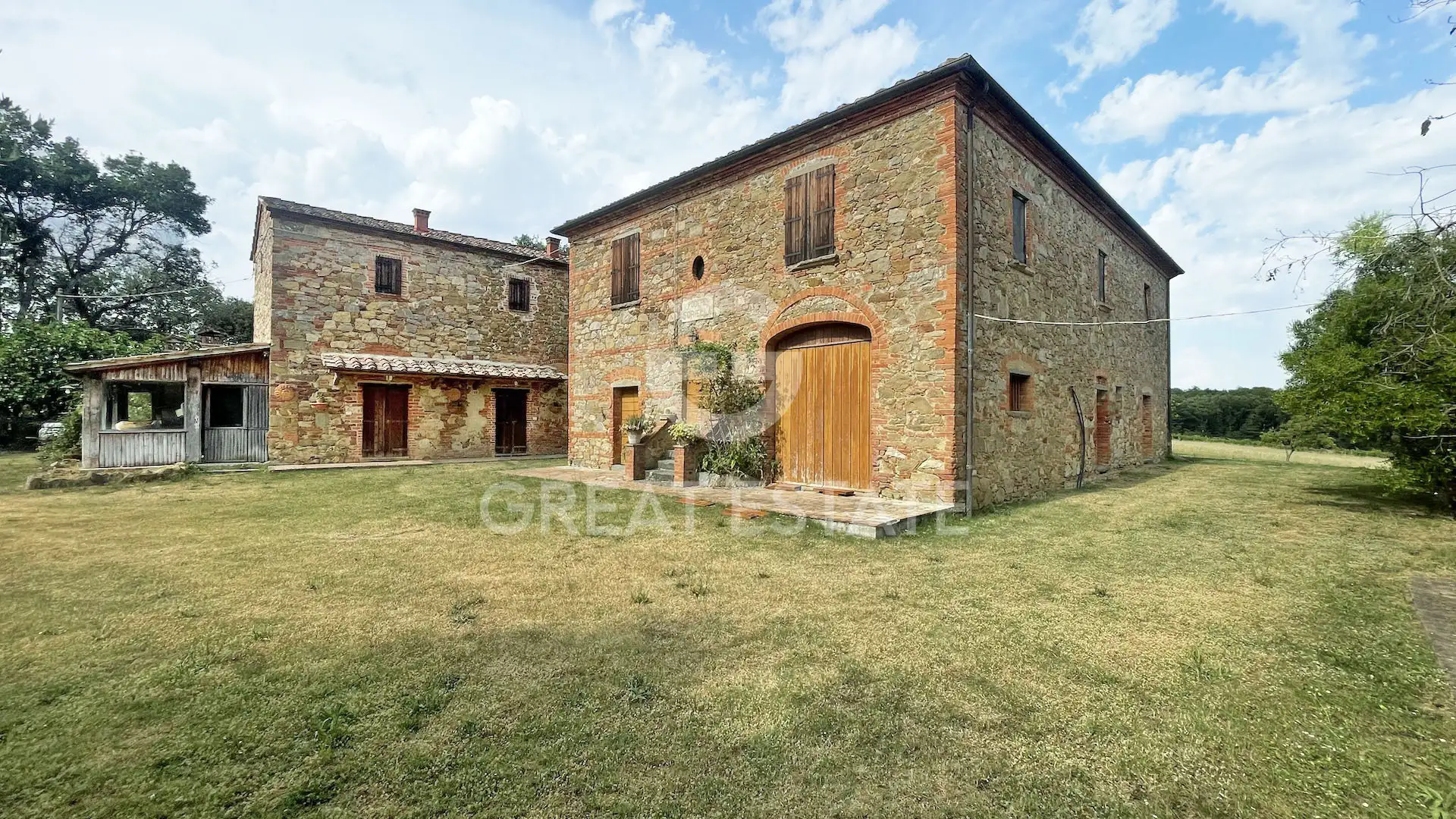 House 628m² in Italy, Arezzo. Priced at 680000€ rent photo-10