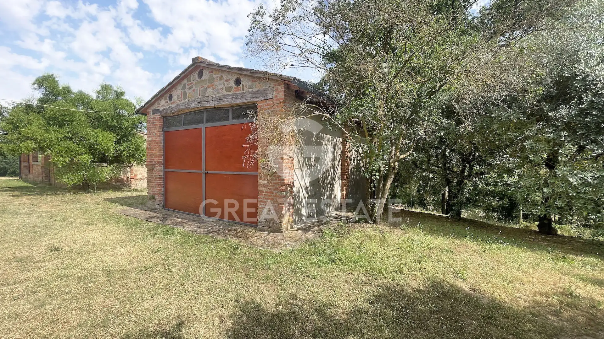 House 628m² in Italy, Arezzo. Priced at 680000€ rent photo-12
