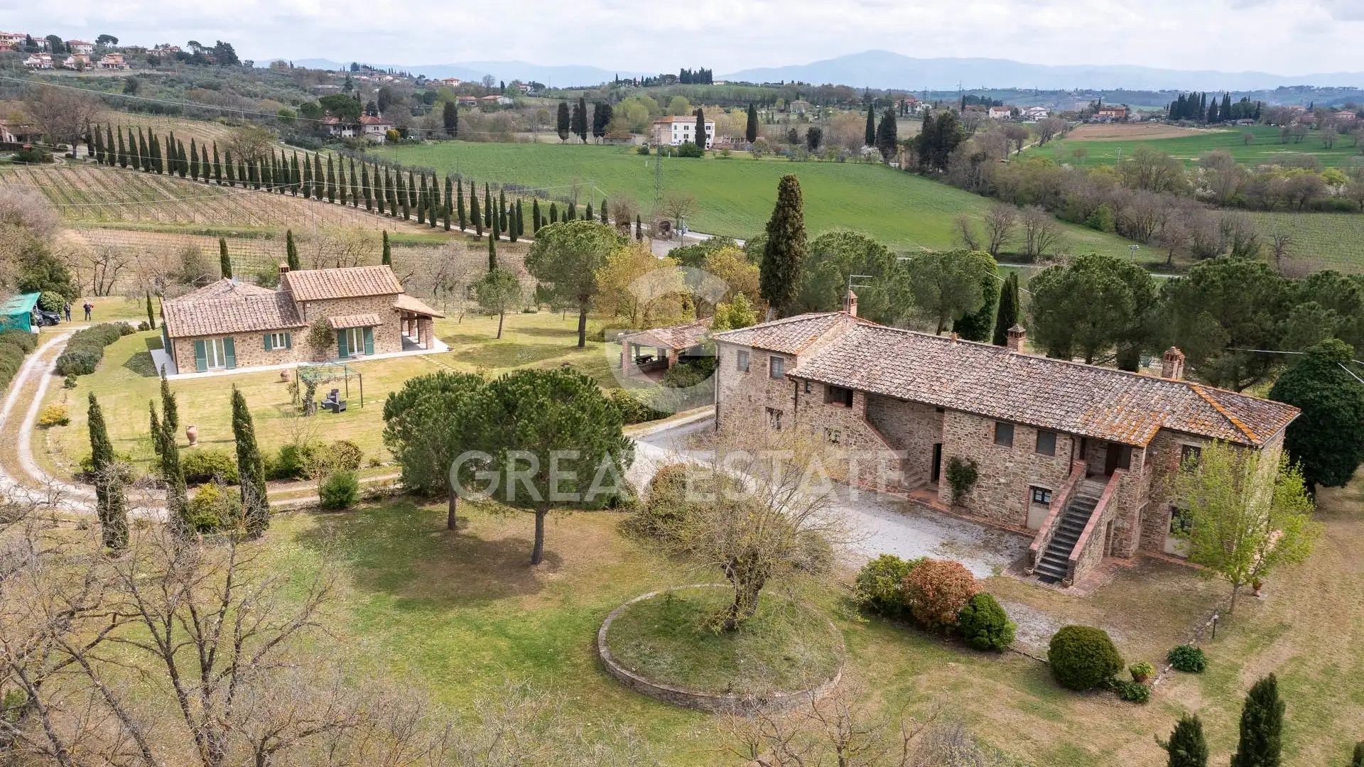 House 785m² in Italy, Arezzo. Priced at 1400000€ rent photo-1