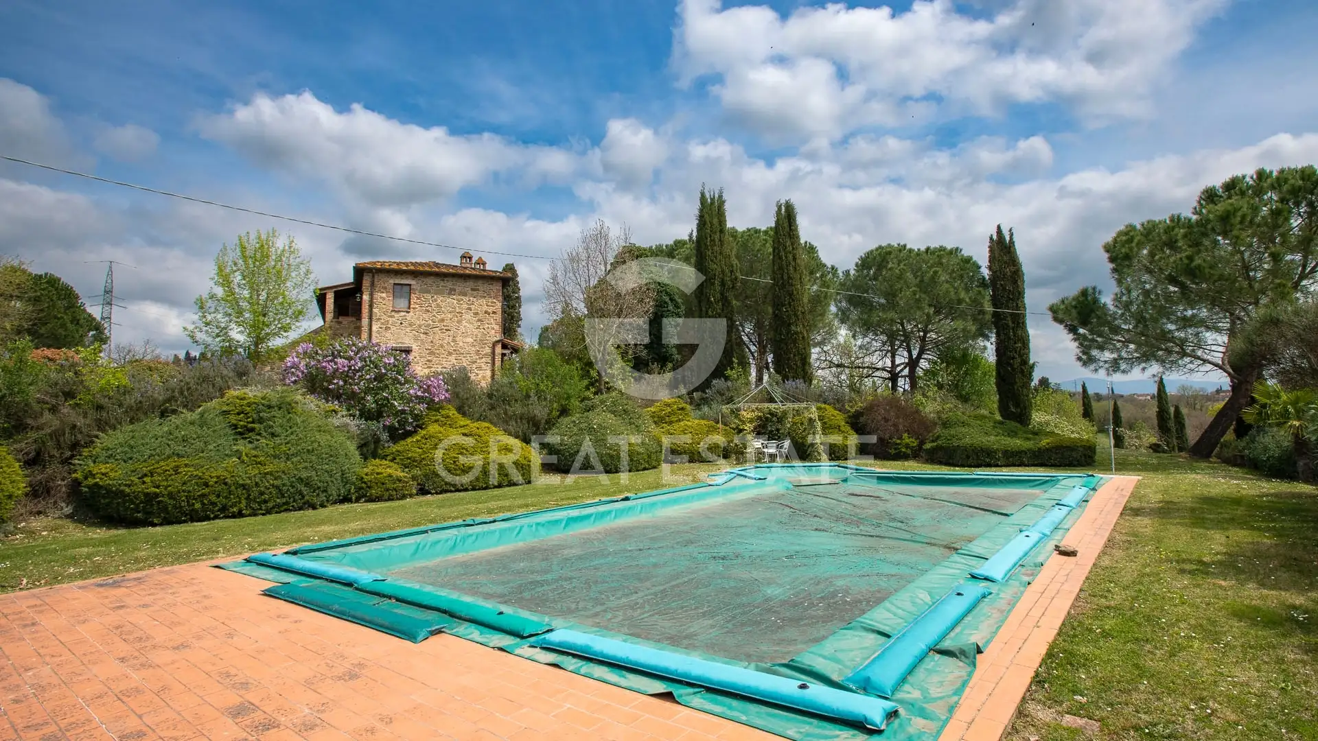 House 785m² in Italy, Arezzo. Priced at 1400000€ rent photo-14