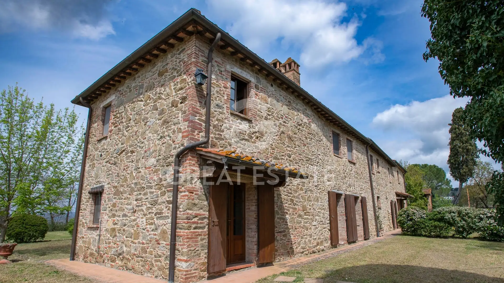 House 785m² in Italy, Arezzo. Priced at 1400000€ rent photo-15
