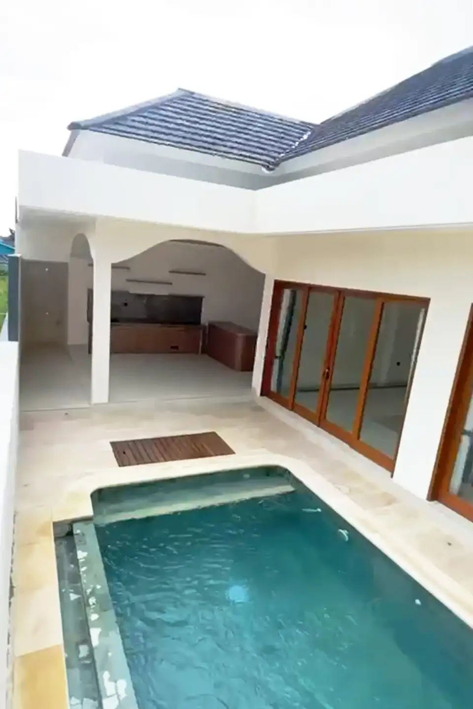 Villa 116m² in Indonesia, Kedungu. Priced at 14200$ rent photo-2