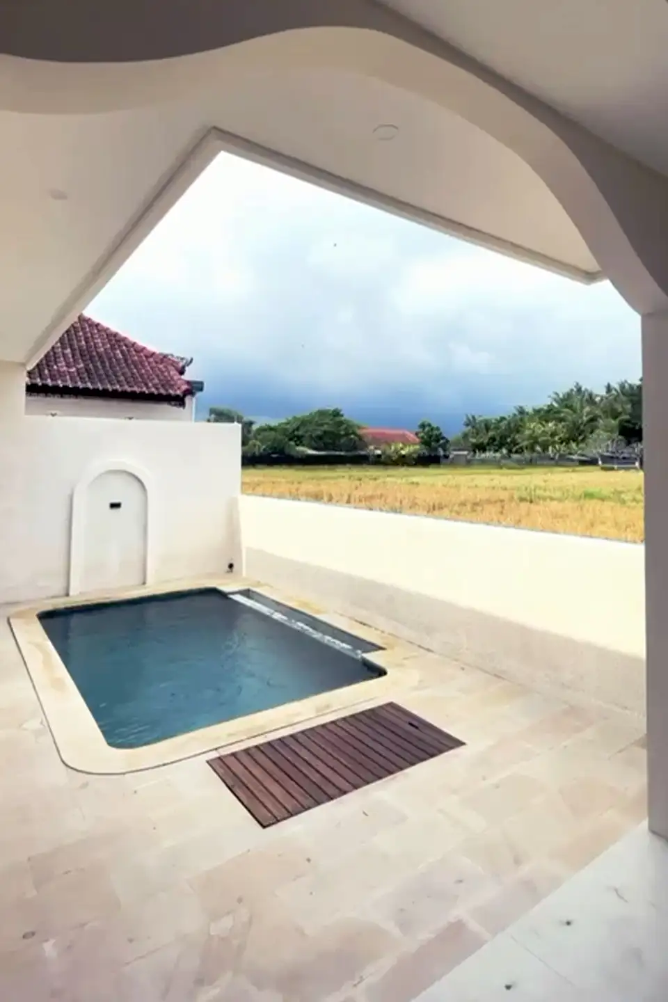 Villa 116m² in Indonesia, Kedungu. Priced at 14200$ rent photo-12