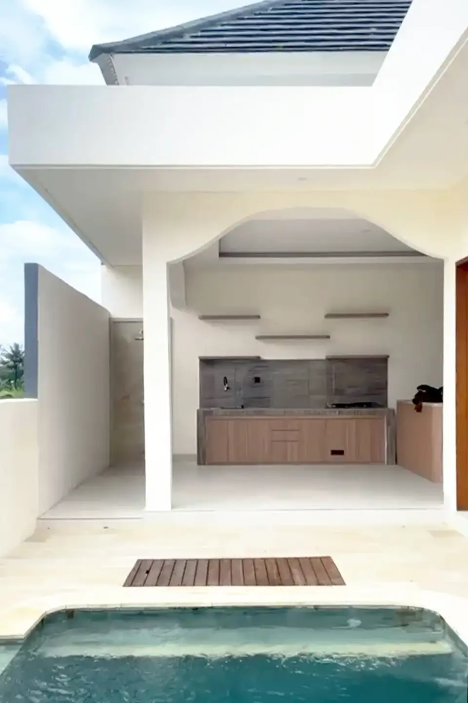 Villa 116m² in Indonesia, Kedungu. Priced at 14200$ rent photo-13