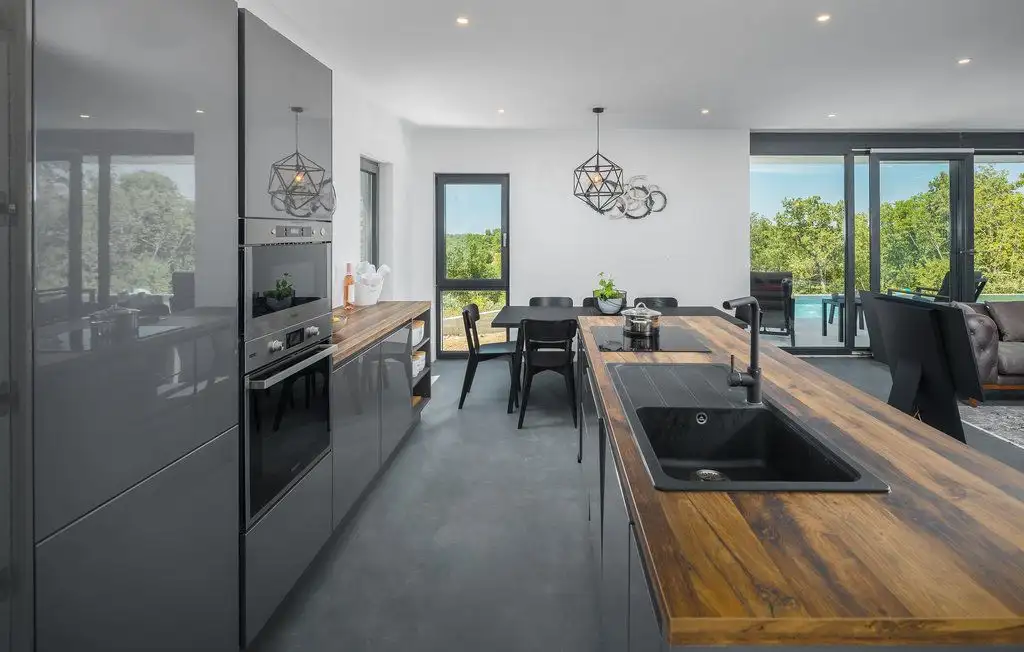 Villa 255m² in Croatia, Buje. Priced at 1200000€ rent photo-7