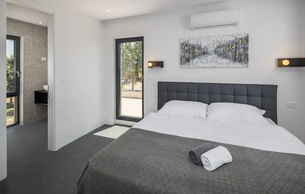Villa 255m² in Croatia, Buje. Priced at 1200000€ rent photo-15