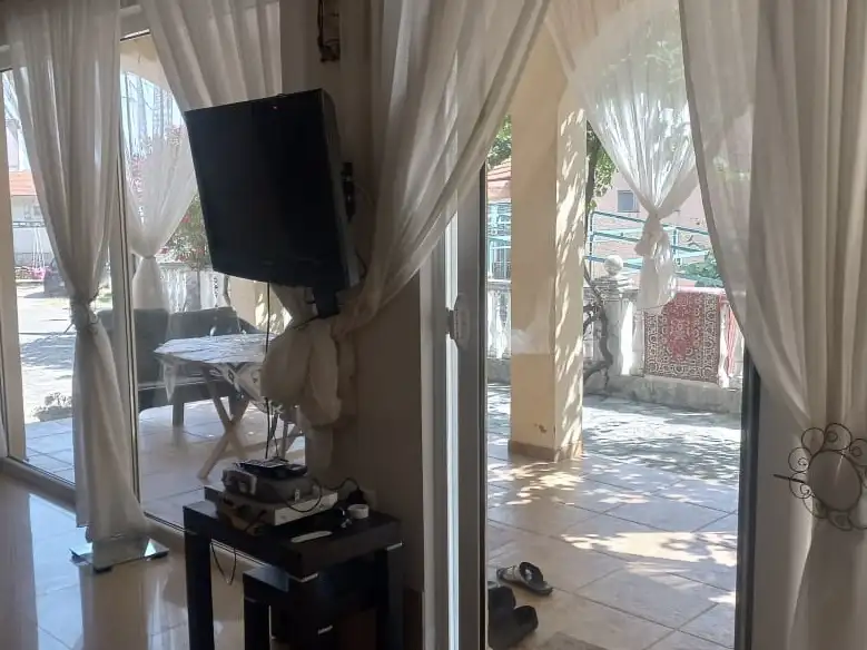 House 184m² in Montenegro, Budva. Priced at 380000€ rent photo-4
