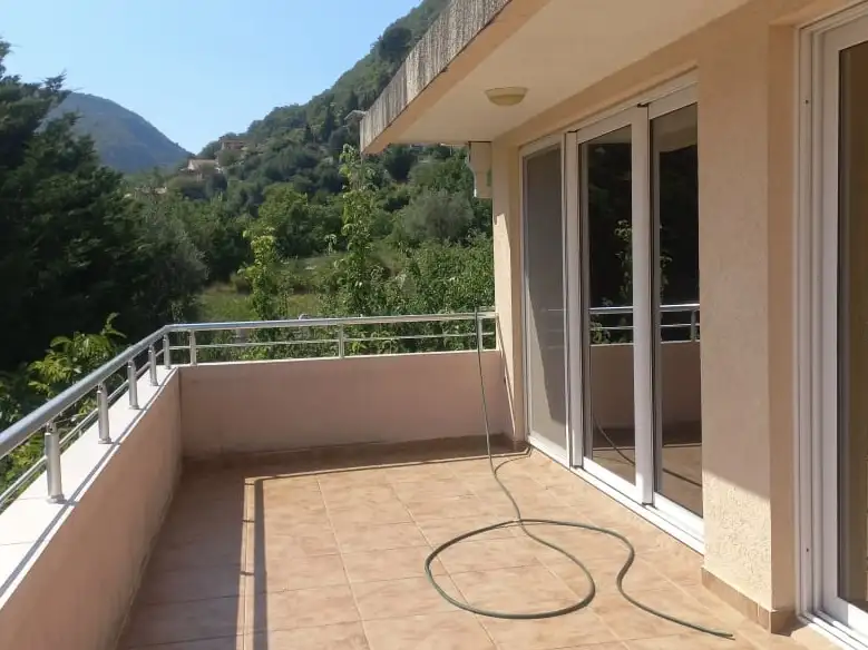 House 184m² in Montenegro, Budva. Priced at 380000€ rent photo-11