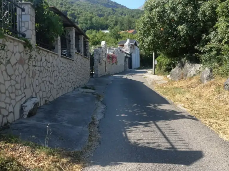 House 184m² in Montenegro, Budva. Priced at 380000€ rent photo-17
