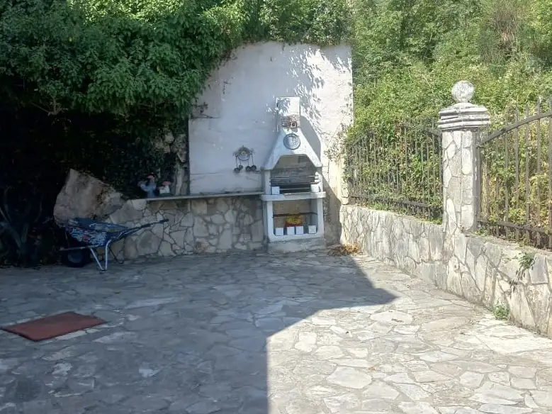 House 184m² in Montenegro, Budva. Priced at 380000€ rent photo-19