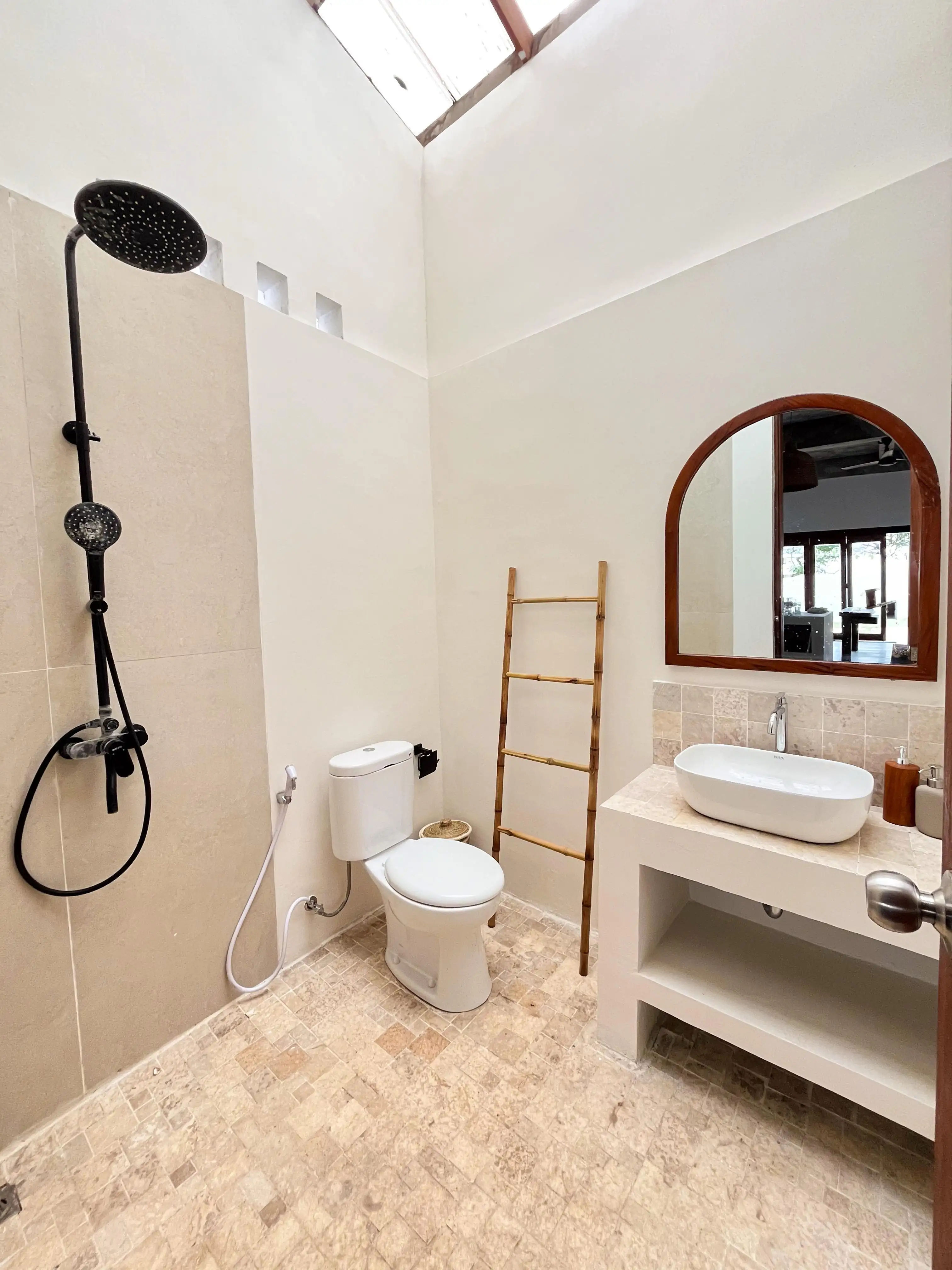 Villa 200m² in Indonesia, Canggu. Priced at 59058$ rent photo-1