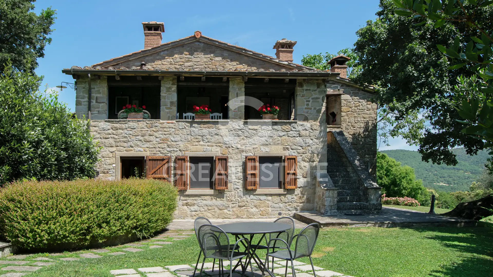 House 400m² in Italy, Arezzo. Priced at 1250000€ rent photo-6