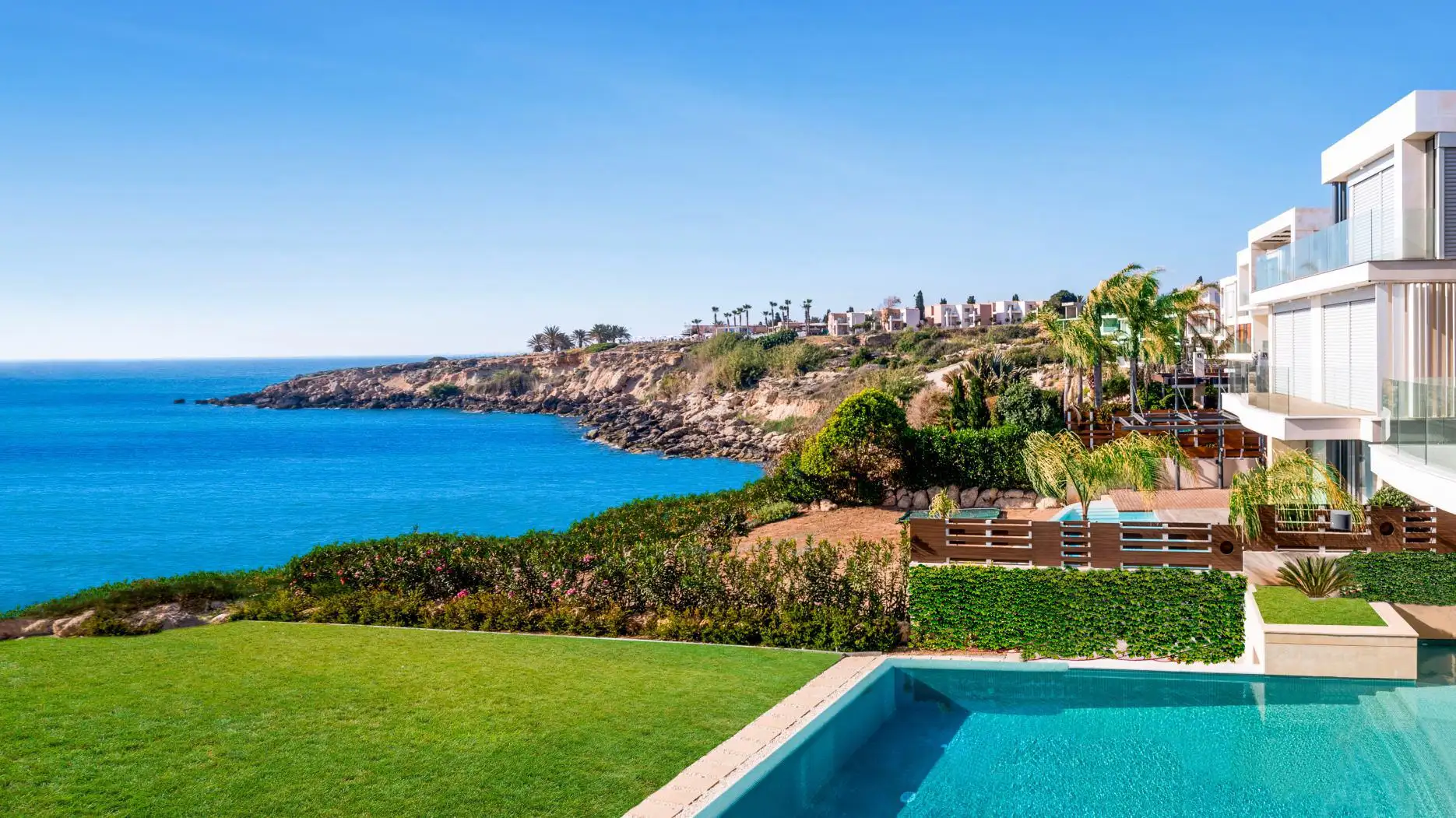 Villa 160m² in Cyprus, Chloraka. Priced at 1700000€ rent photo-1