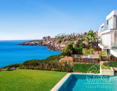 Buy in Cyprus for 1700000€