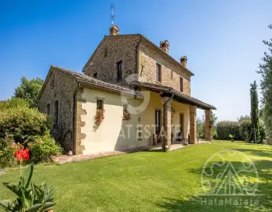 Buy in Italy for 1300000€