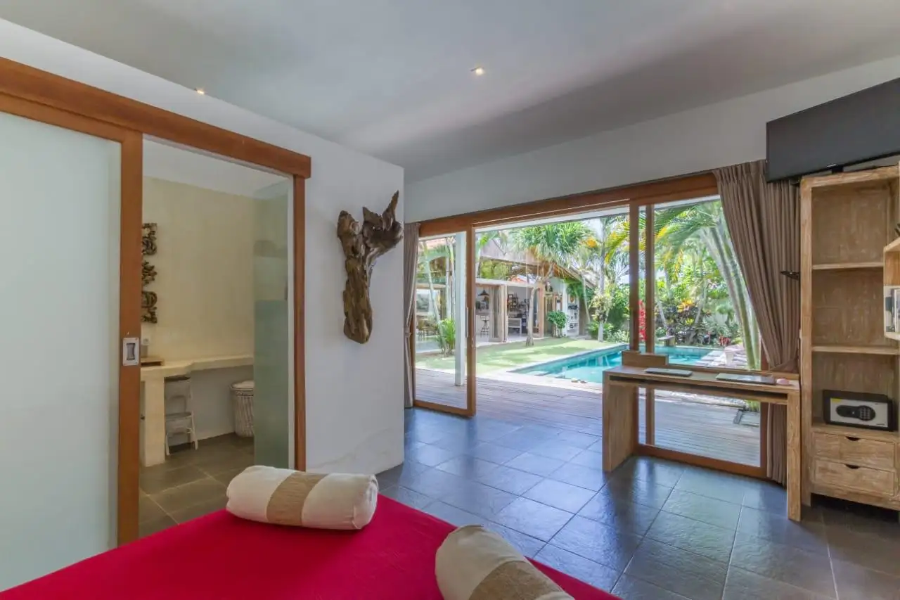 Villa 240m² in Indonesia, Kerobokan. Priced at 598000$ rent photo-9