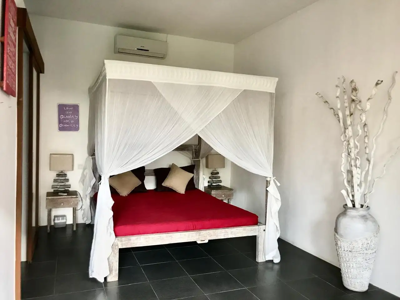 Villa 240m² in Indonesia, Kerobokan. Priced at 598000$ rent photo-21
