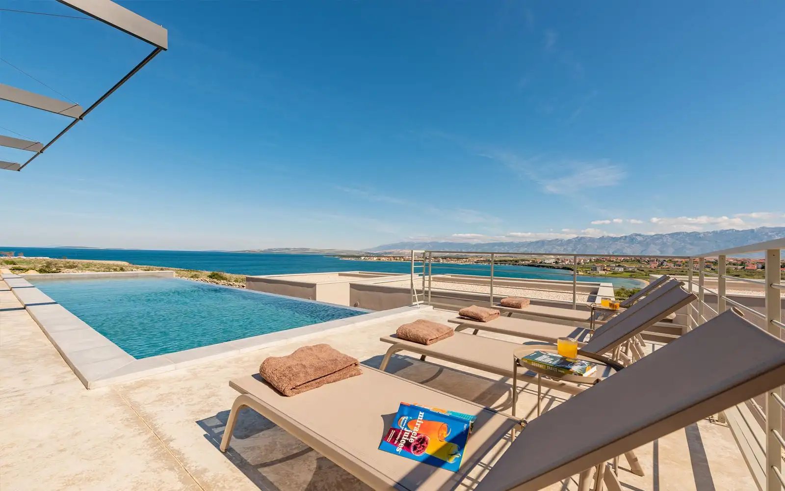 Villa 295m² in Croatia, Pag. Priced at 1250000€ rent photo-3