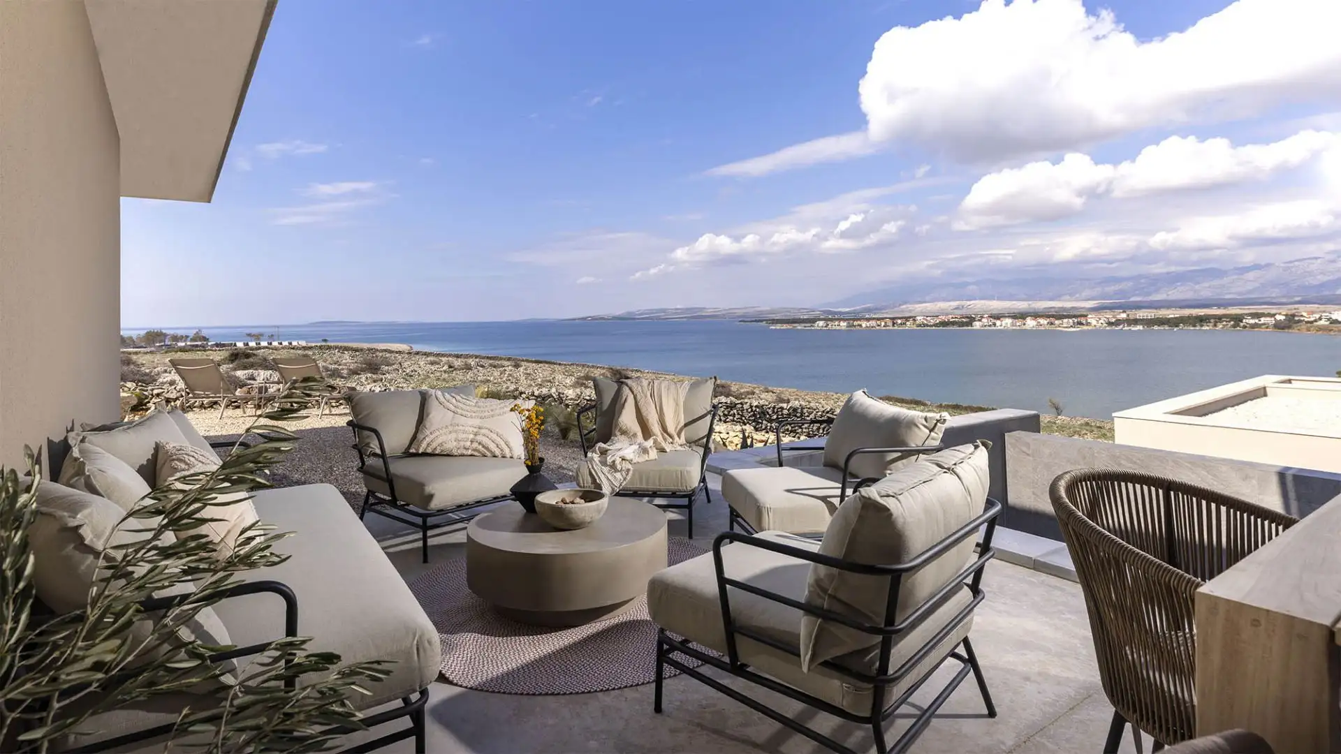 Villa 295m² in Croatia, Pag. Priced at 1250000€ rent photo-9
