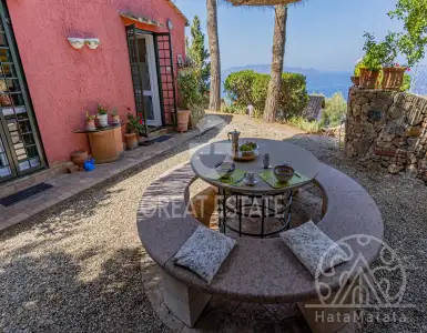 Buy in Italy for 585000€