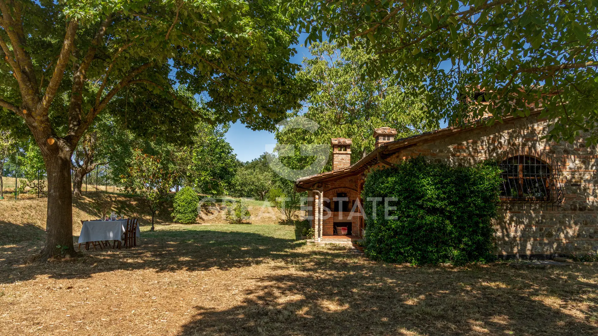 House 490m² in Italy, Perugia. Priced at 595000€ rent photo-8