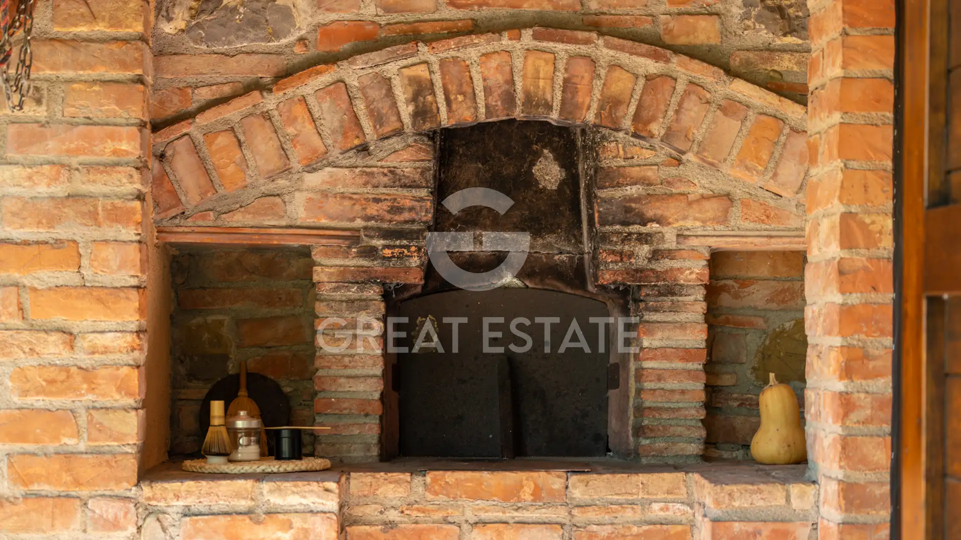 House 490m² in Italy, Perugia. Priced at 595000€ rent photo-9