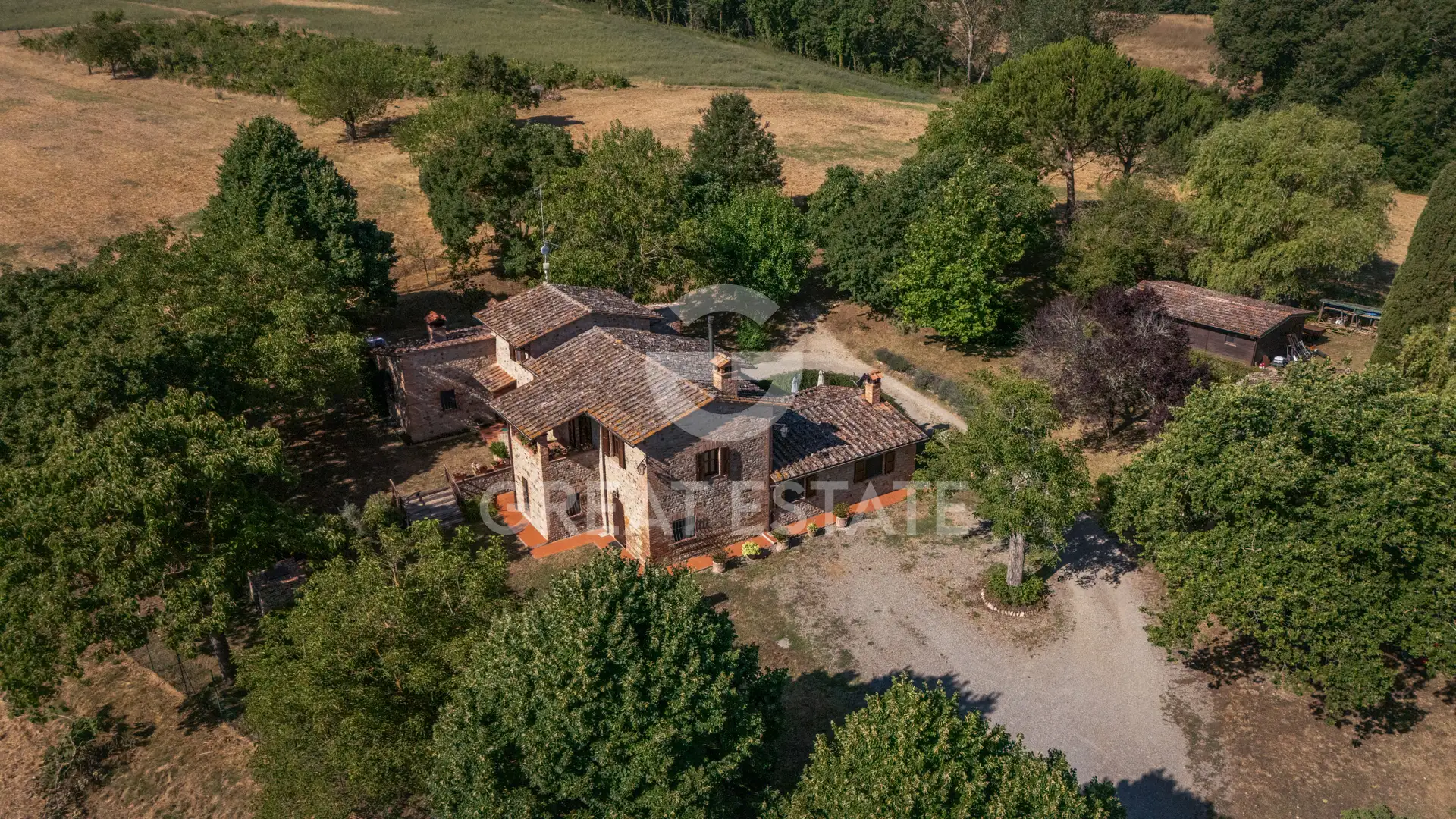 House 490m² in Italy, Perugia. Priced at 595000€ rent photo-11