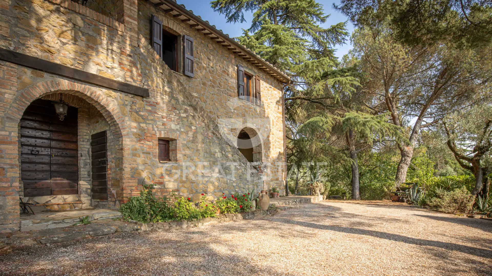 House 429m² in Italy, Perugia. Priced at 690000€ rent photo-5