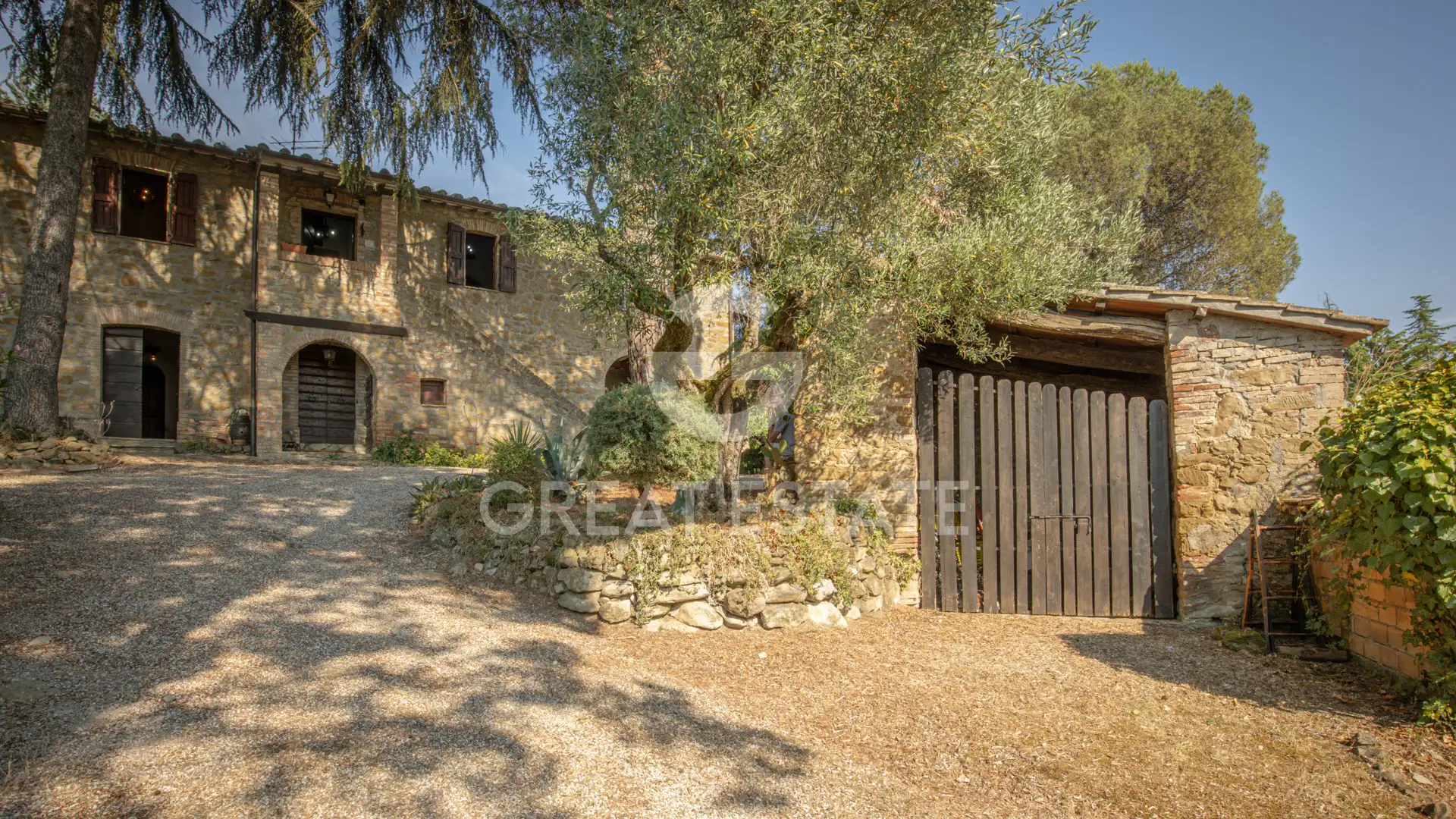 House 429m² in Italy, Perugia. Priced at 690000€ rent photo-6