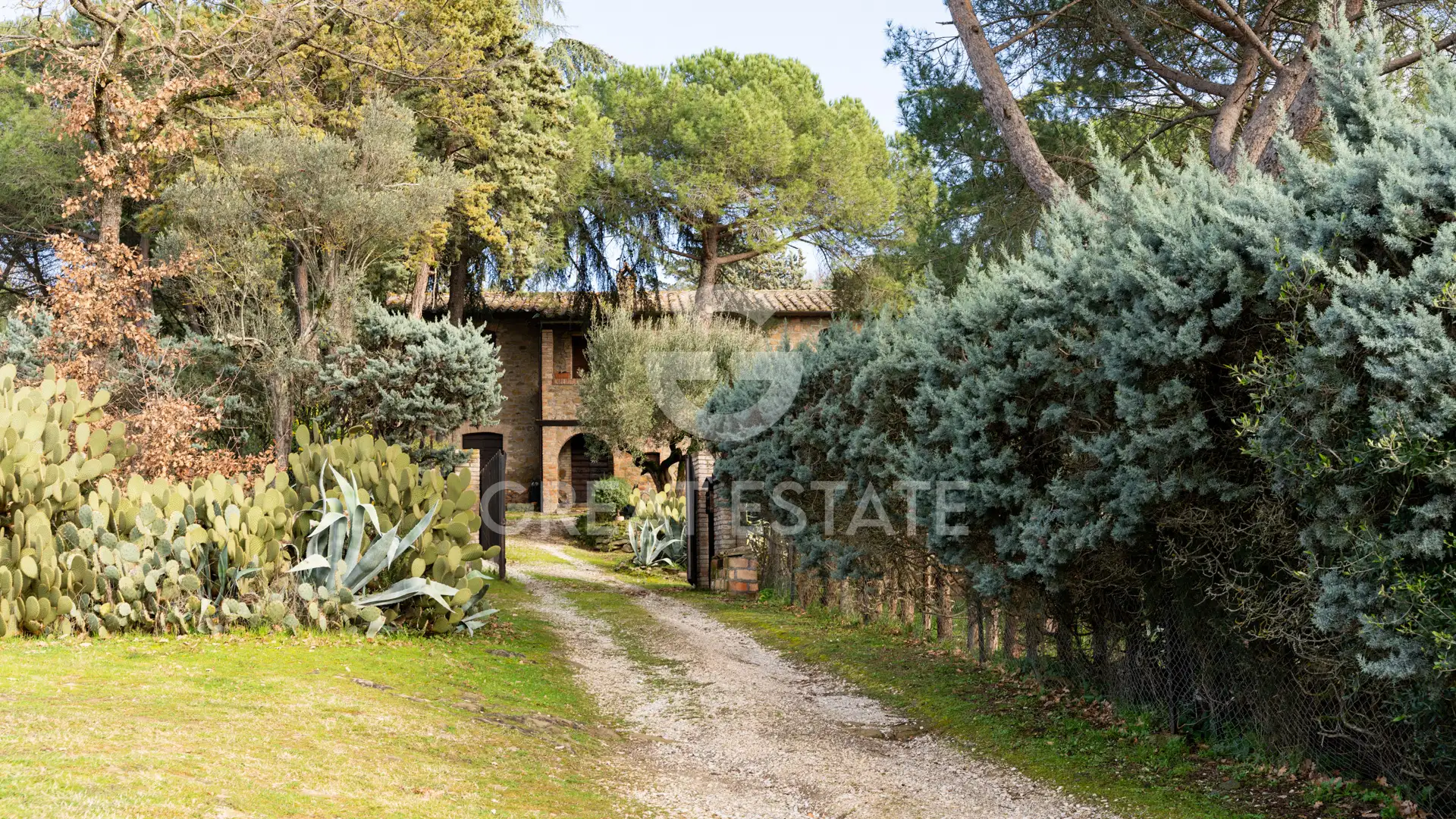 House 429m² in Italy, Perugia. Priced at 690000€ rent photo-8