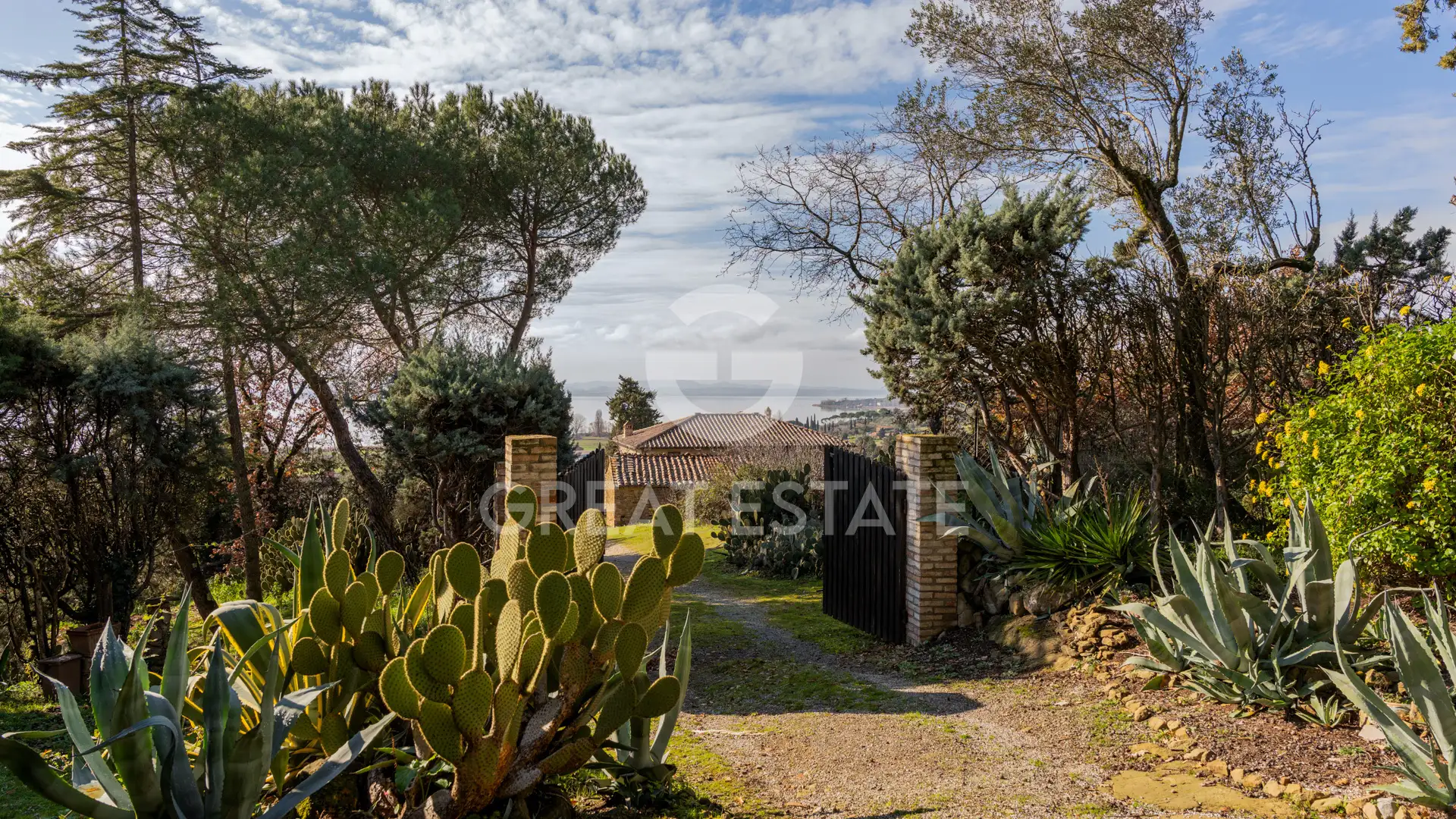 House 429m² in Italy, Perugia. Priced at 690000€ rent photo-9