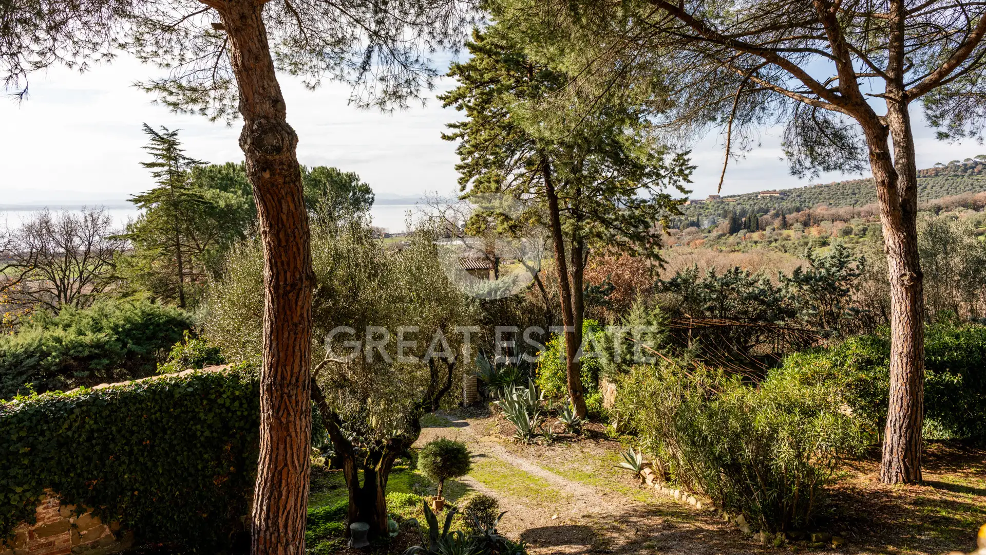 House 429m² in Italy, Perugia. Priced at 690000€ rent photo-14