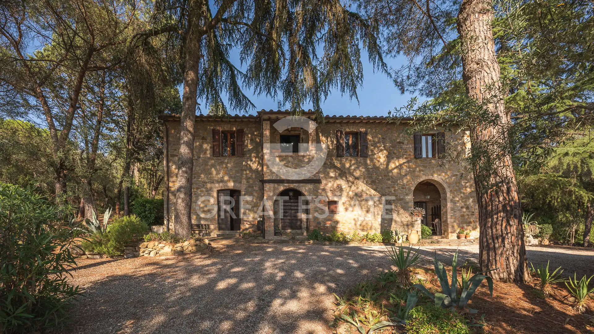 House 429m² in Italy, Perugia. Priced at 690000€ rent photo-3