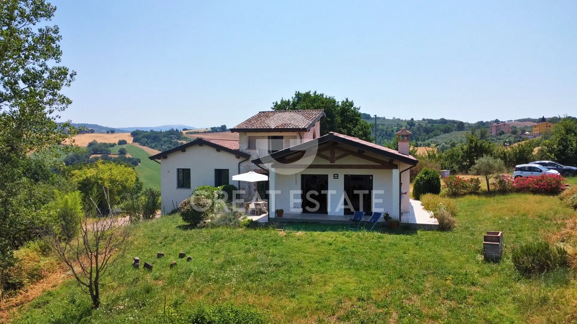 House 330m² in Italy, Perugia. Priced at 540000€ rent photo-3