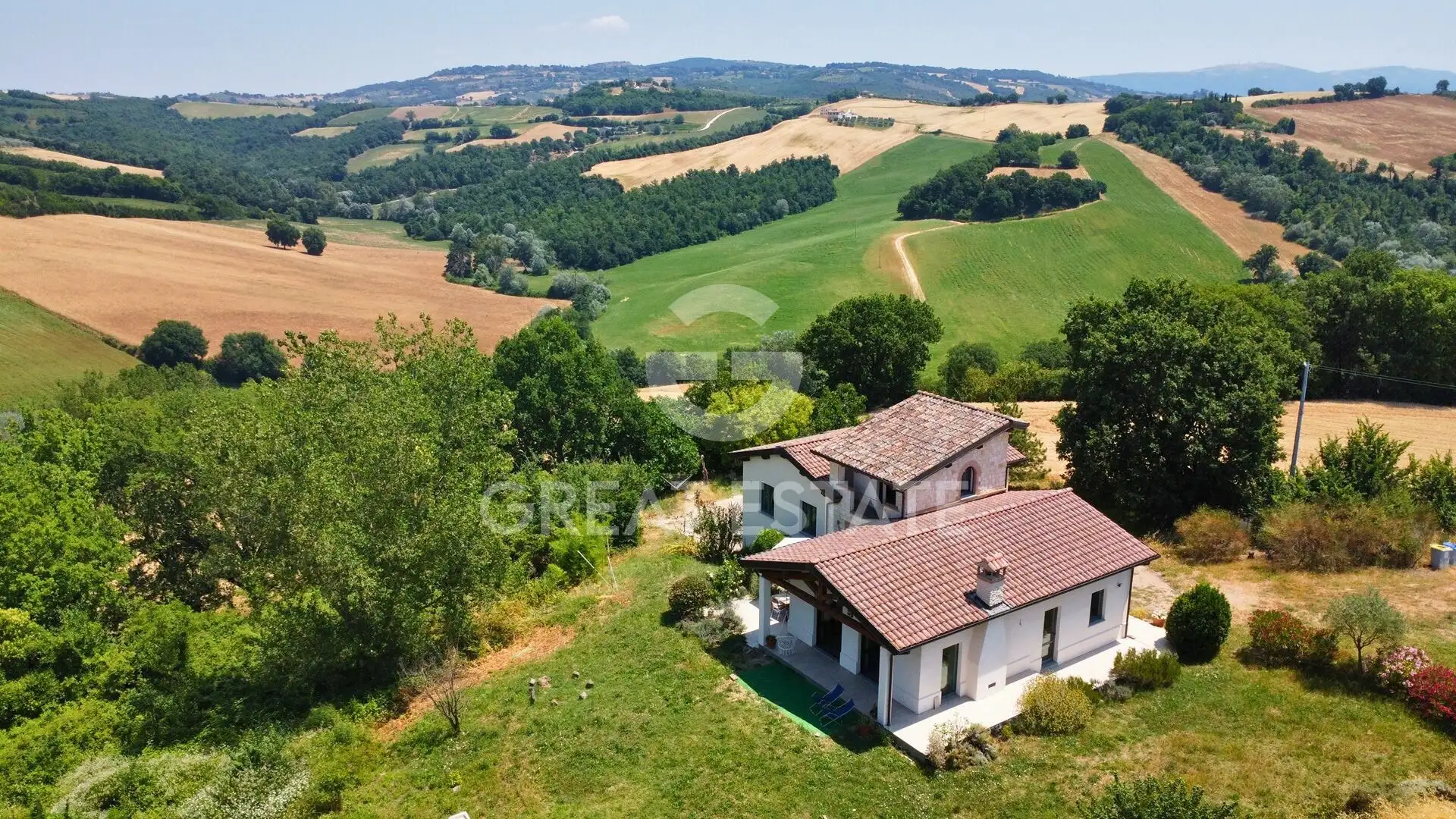 House 330m² in Italy, Perugia. Priced at 540000€ rent photo-5