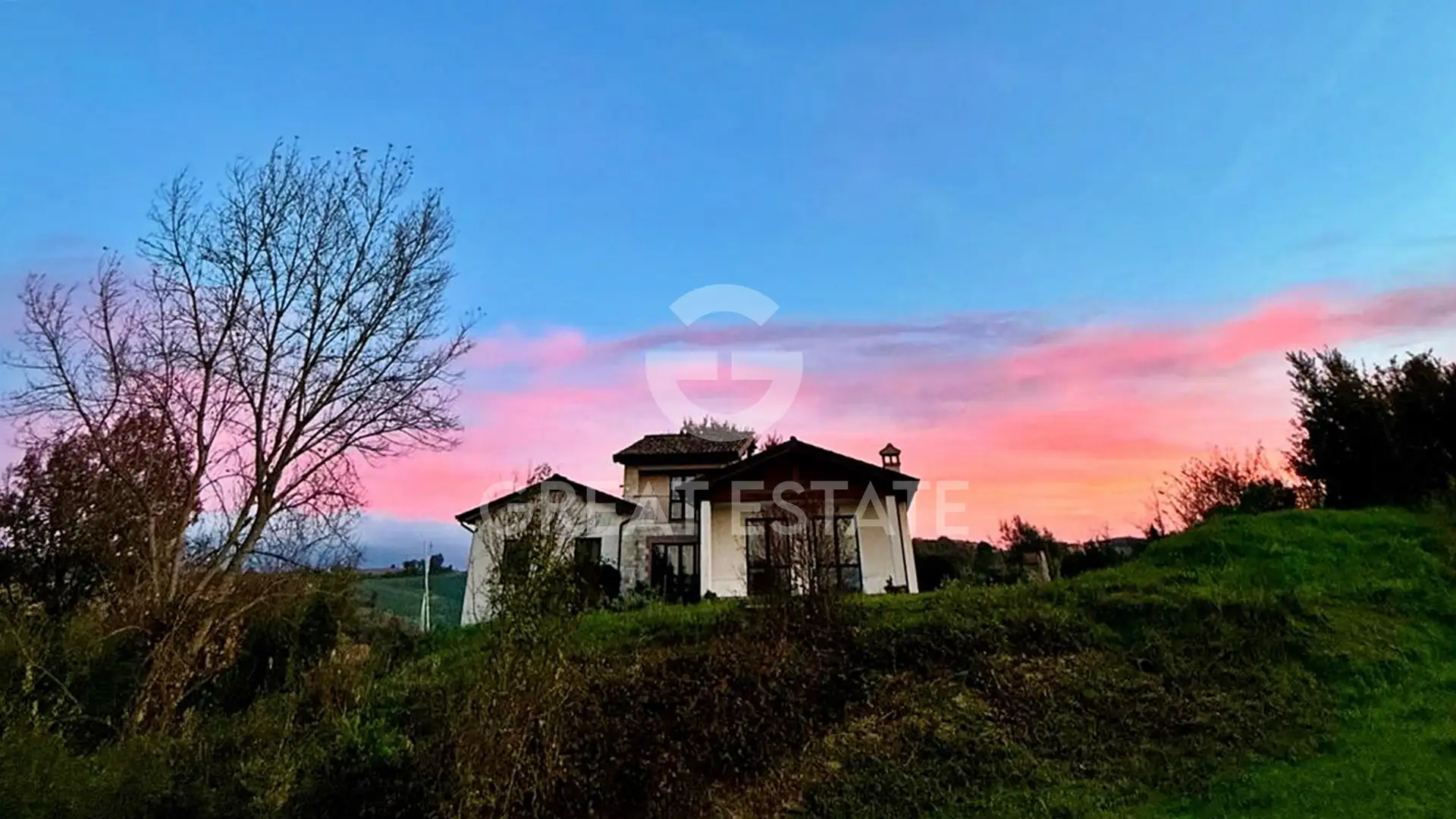 House 330m² in Italy, Perugia. Priced at 540000€ rent photo-9