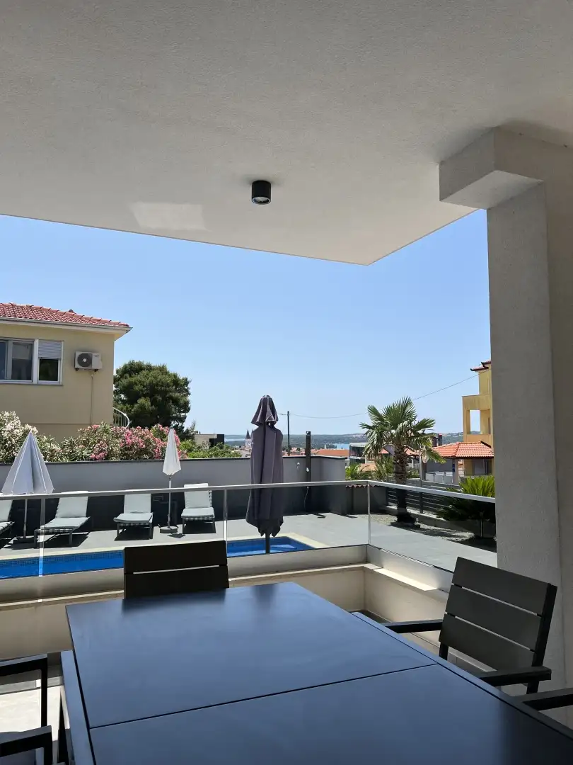 Villa 300m² in Croatia, Medulin. Priced at 1500000€ rent photo-8