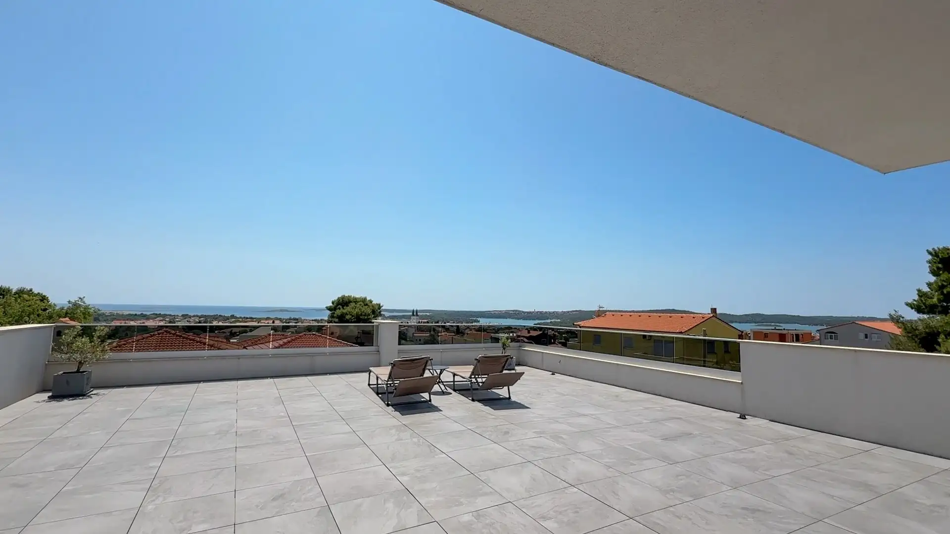 Villa 300m² in Croatia, Medulin. Priced at 1500000€ rent photo-24