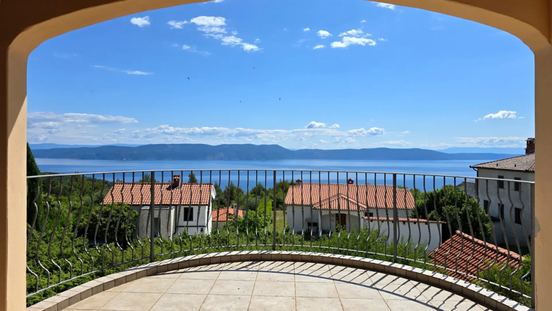 Villa 300m² in Croatia, Labin. Priced at 520000€ rent photo-6