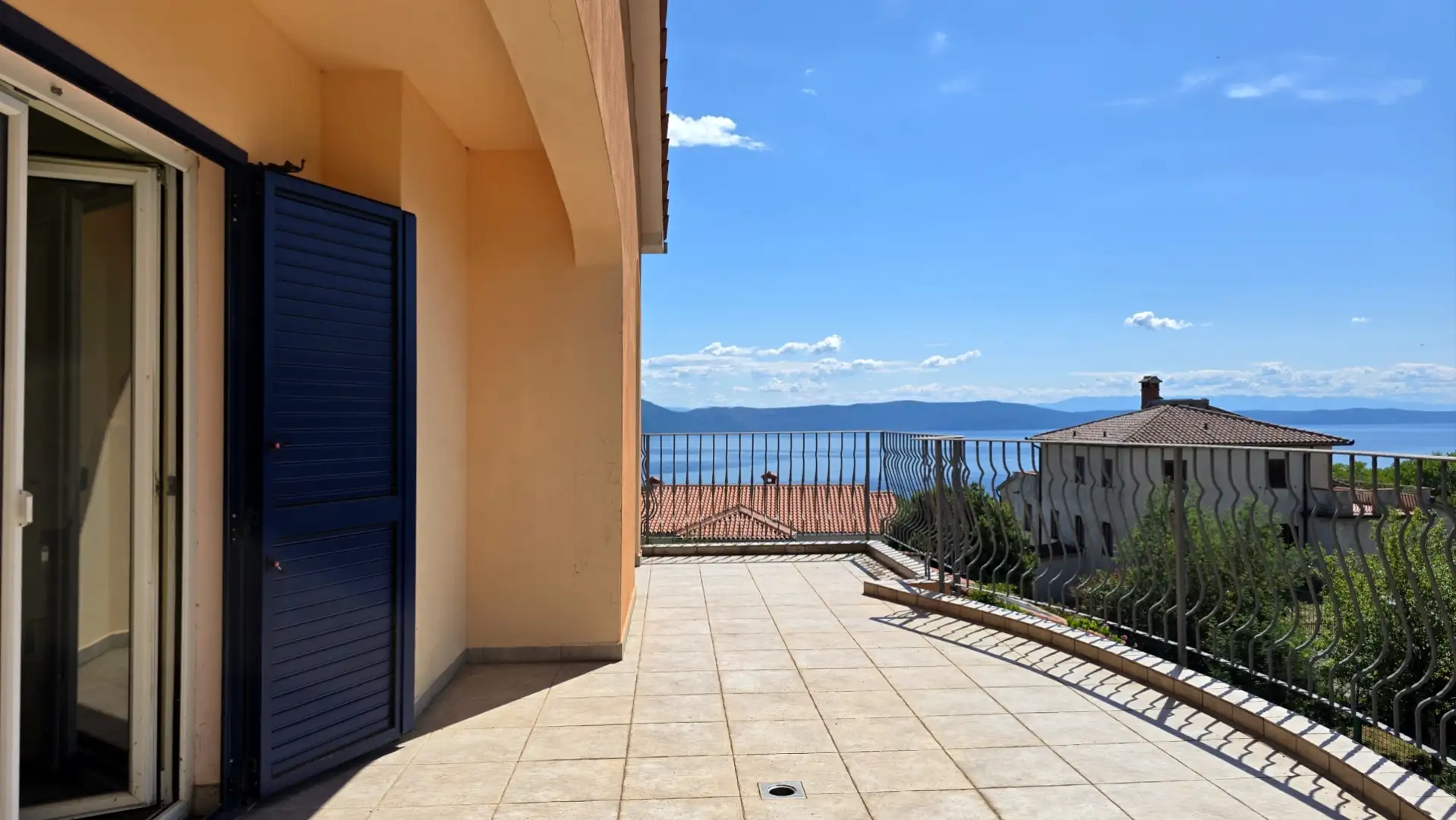 Villa 300m² in Croatia, Labin. Priced at 520000€ rent photo-7